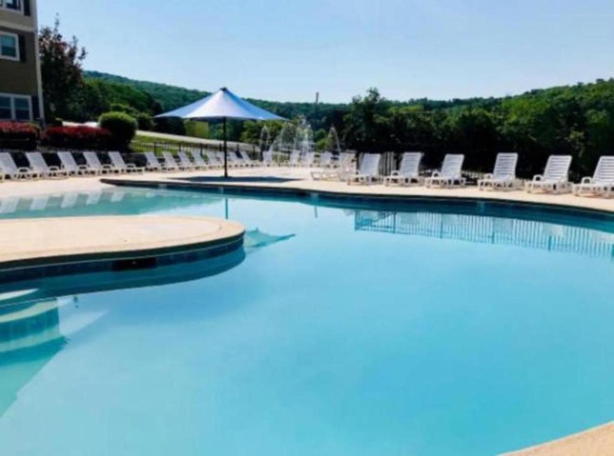 Villa Premier Retreat With Hot Tub, Theater & Pool Table Hollister Exterior foto