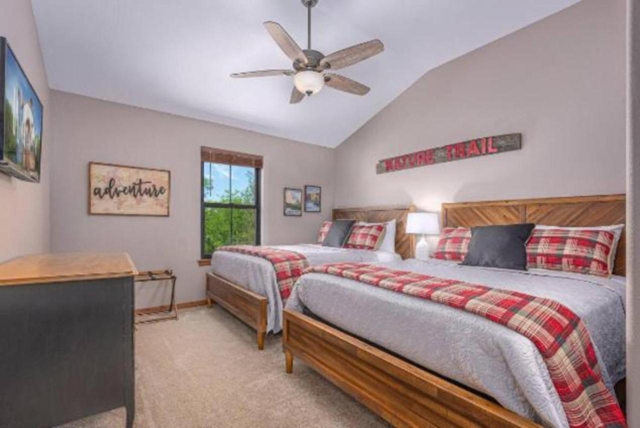Villa Premier Retreat With Hot Tub, Theater & Pool Table Hollister Exterior foto